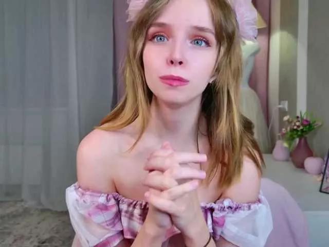 B4by-lol1 from BongaCams