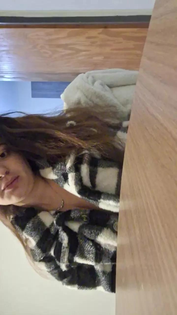 Cuchi8 from Cam4