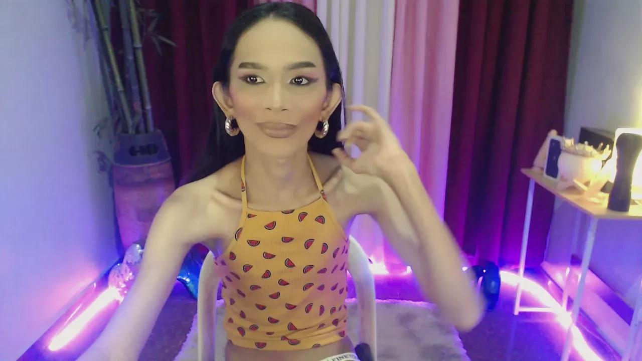ItsmeMonica69 on Cam4