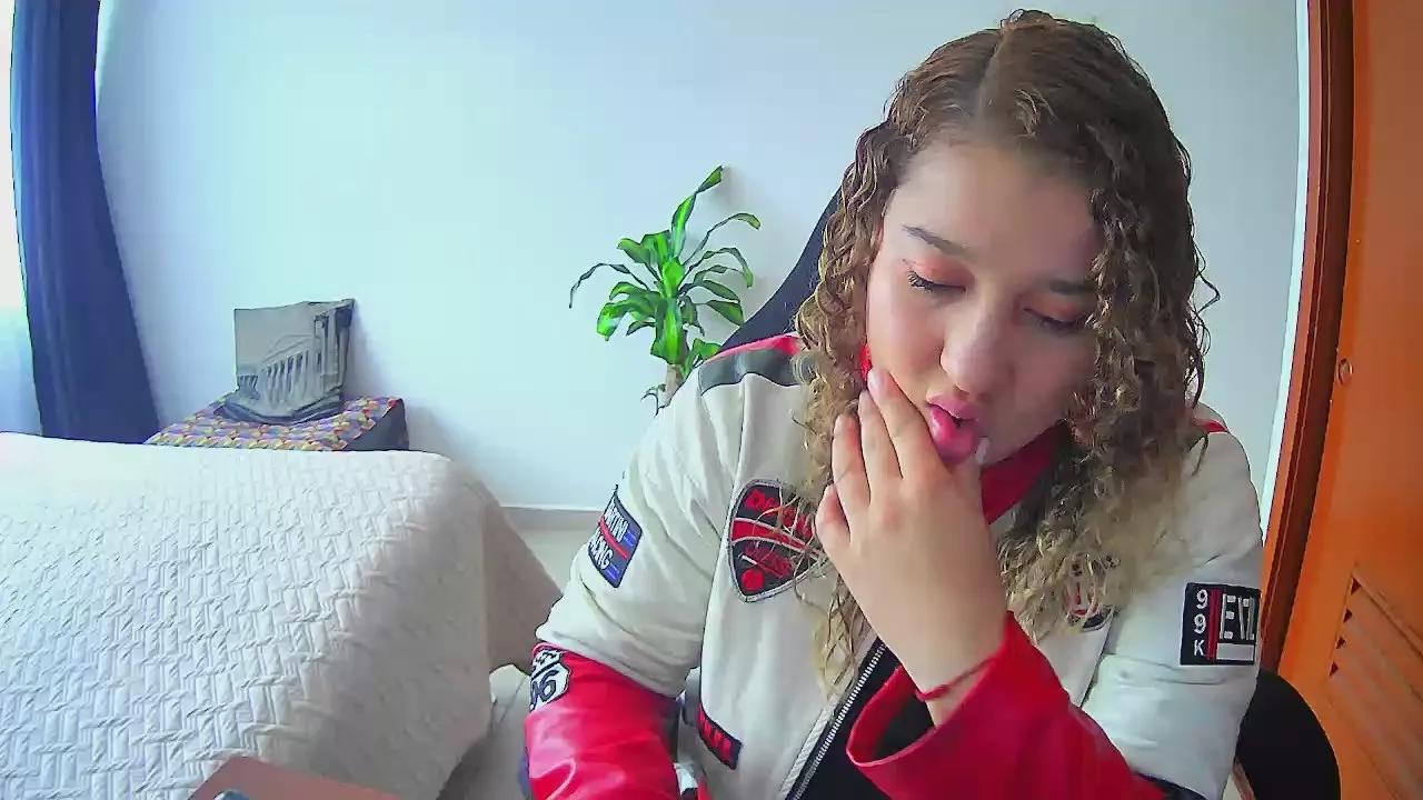 Kerry_jacksonn from Cam4