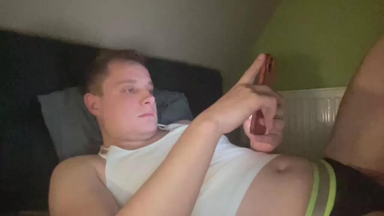 Kinkyroboy from Cam4