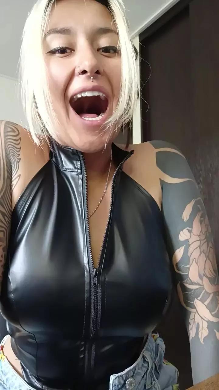 Kitty_goddess from Cam4