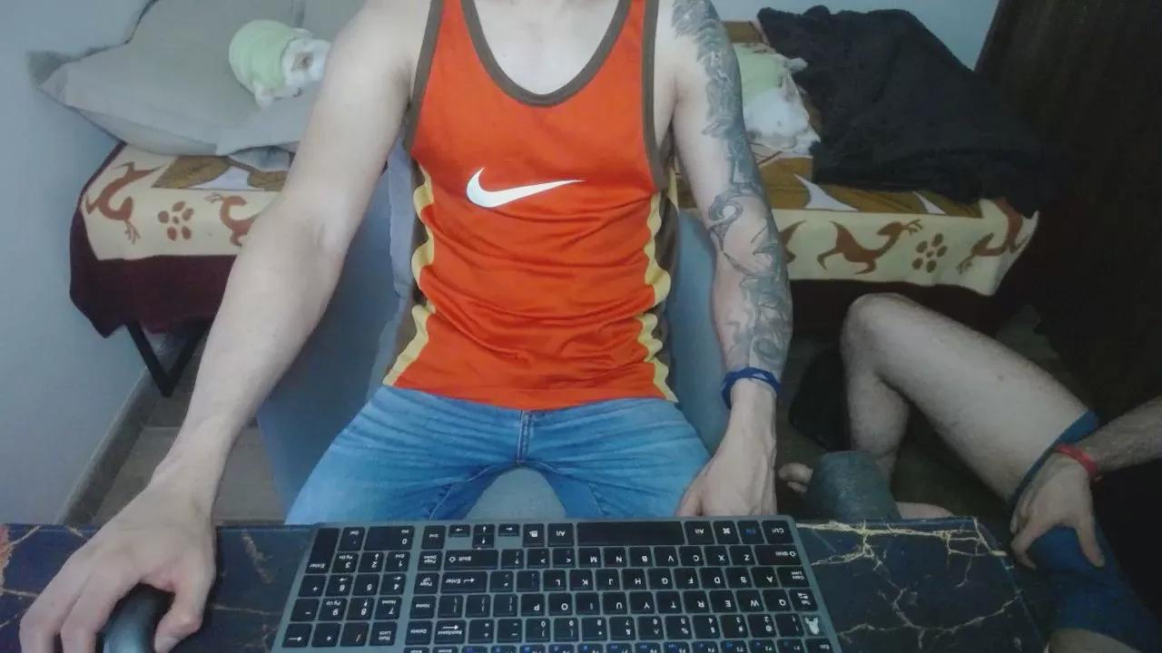 Lealboy from Cam4