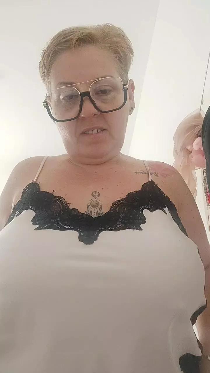 Millaaaaa from Cam4
