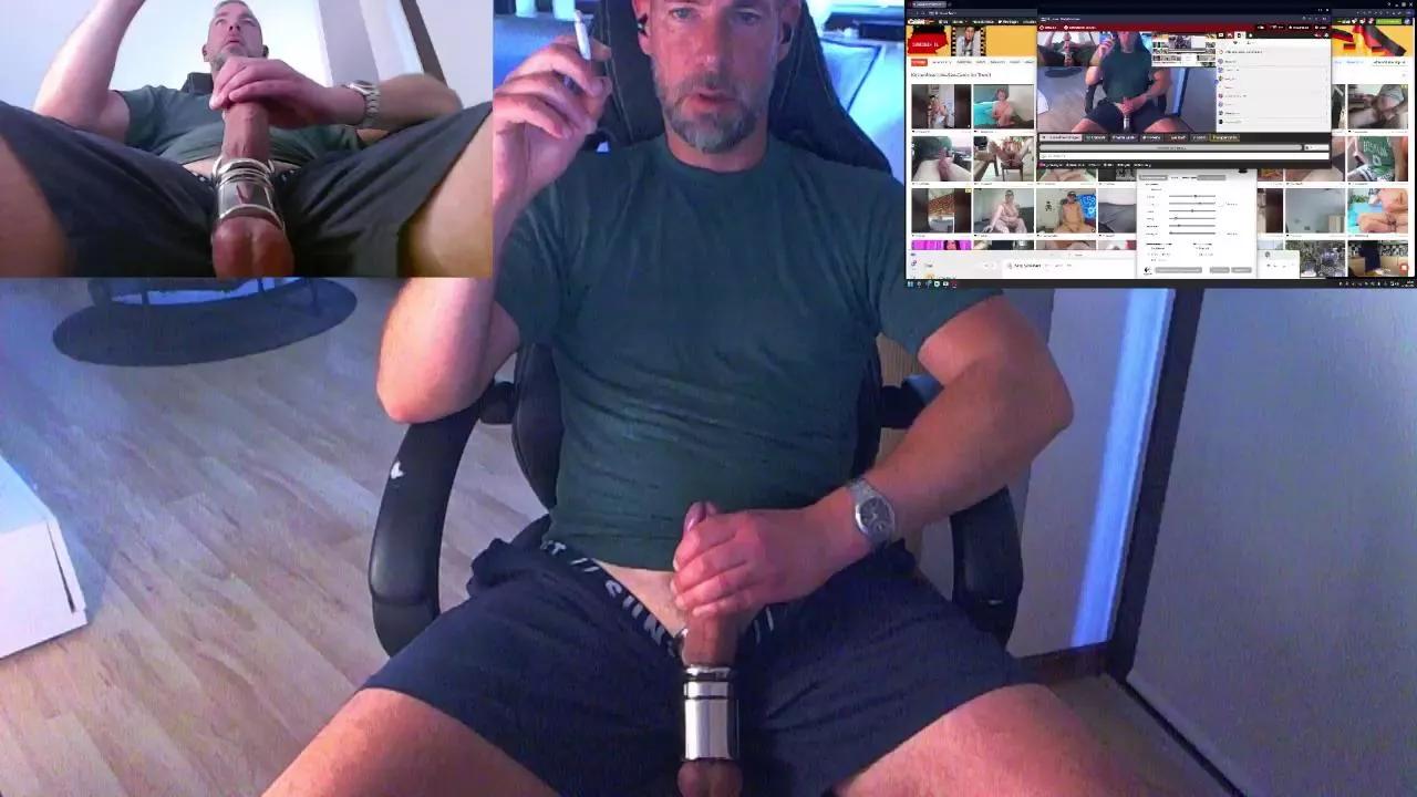 Reeper84 from Cam4