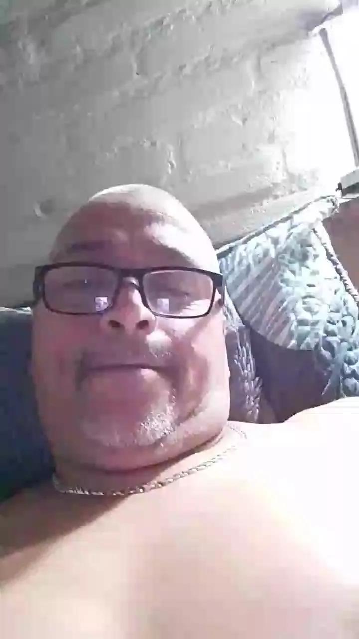 Yell47 from Cam4