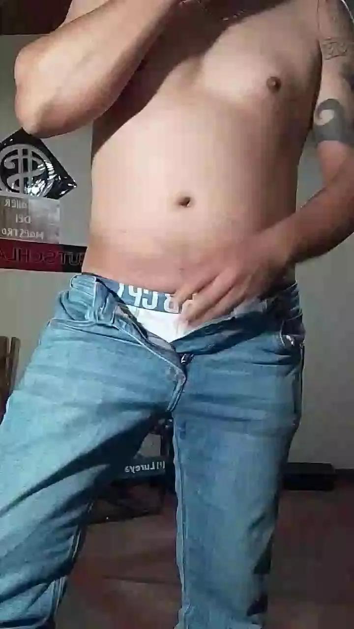 Yell47 from Cam4