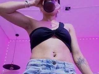bella-thix from CamSoda