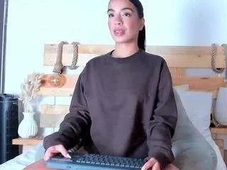 emma-ellis from CamSoda