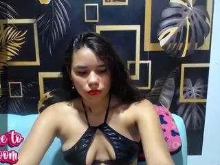 estefany18love from CamSoda