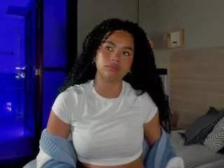 nayahh from CamSoda