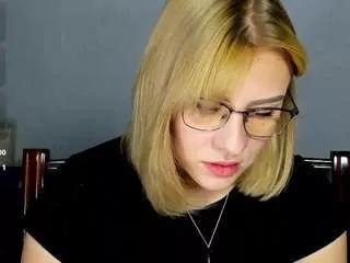 nellyicee from CamSoda