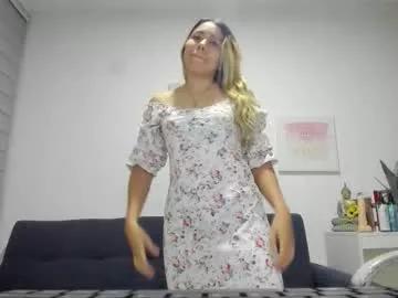 aiilyn_dss18 from Chaturbate