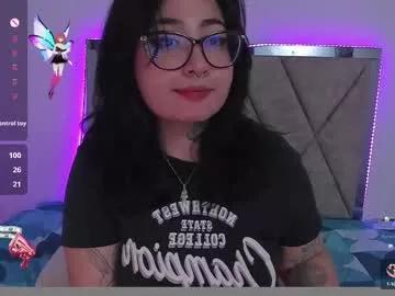 Curvybaddie from Chaturbate