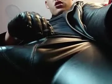 dom2travelers_sm's avatar