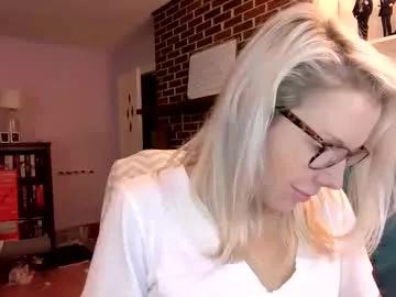 holly_bourbon from Chaturbate is Freechat