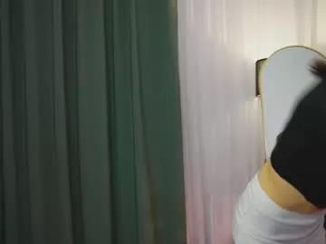Kellyisclose from Chaturbate