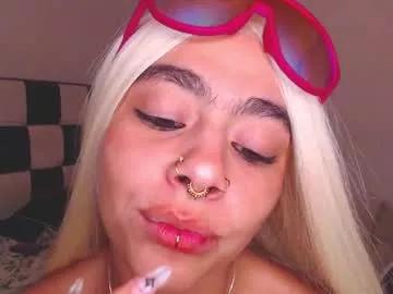 Maddiie_and_clyde from Chaturbate