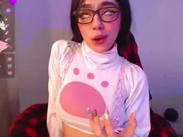 Maddiie_and_clyde from Chaturbate