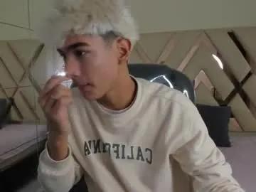 Olivertwinky_ from Chaturbate