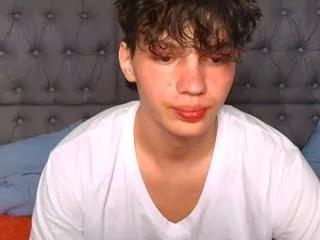 ozzy_levitt from Flirt4Free