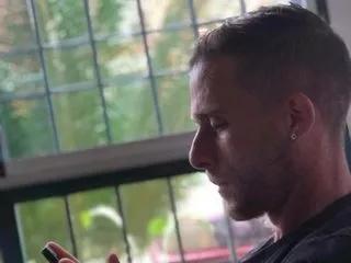russo_white on Flirt4Free