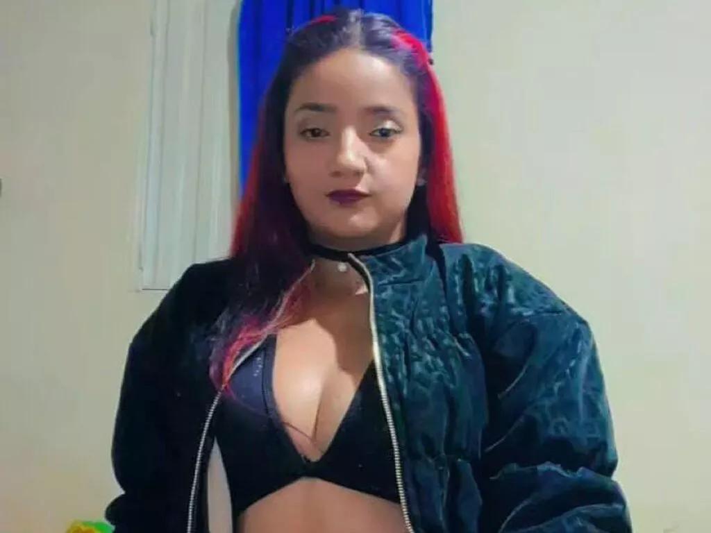 DaphneFiore on LiveJasmin