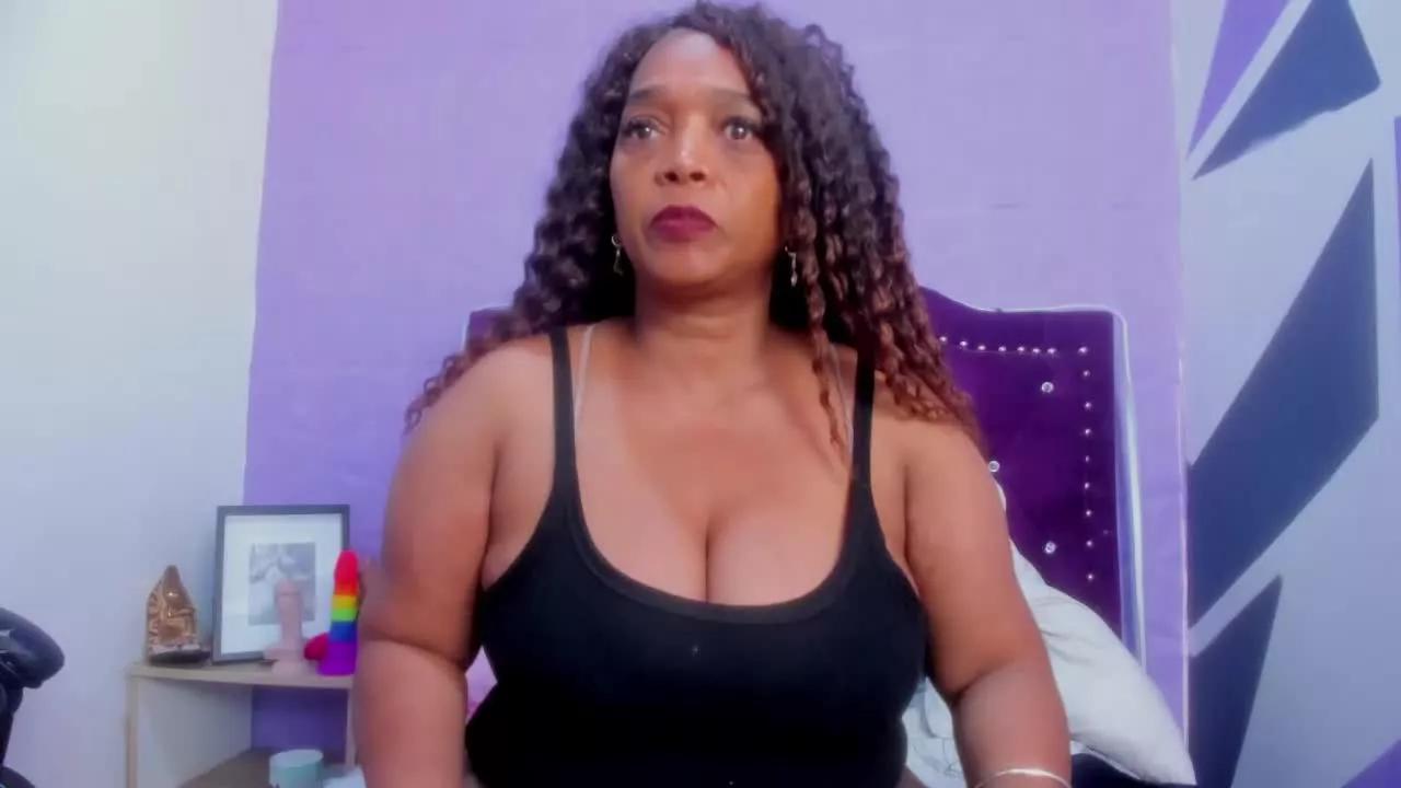 AinaEbonyMilf from Streamray