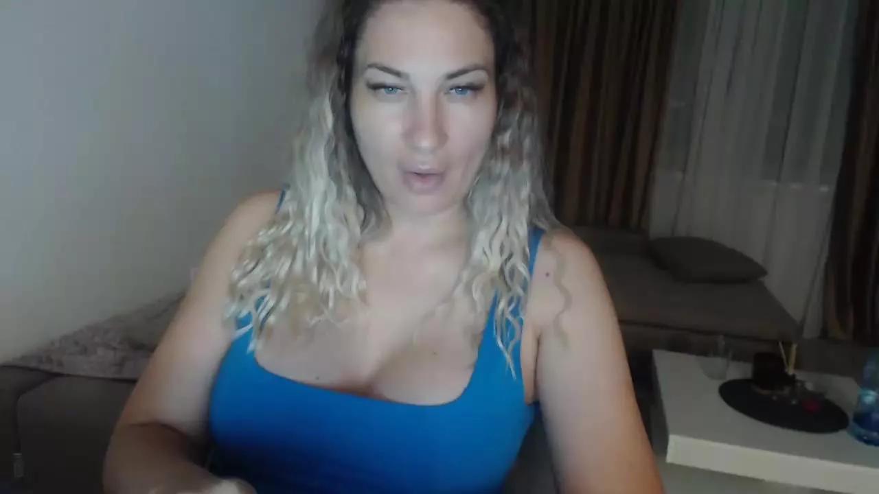 Allysahot0 from Streamray