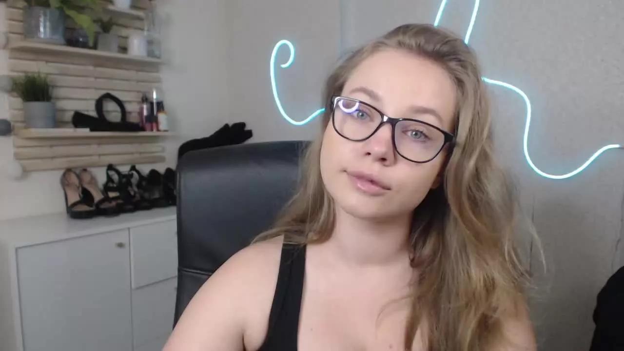 bambiHOLLY from Streamray