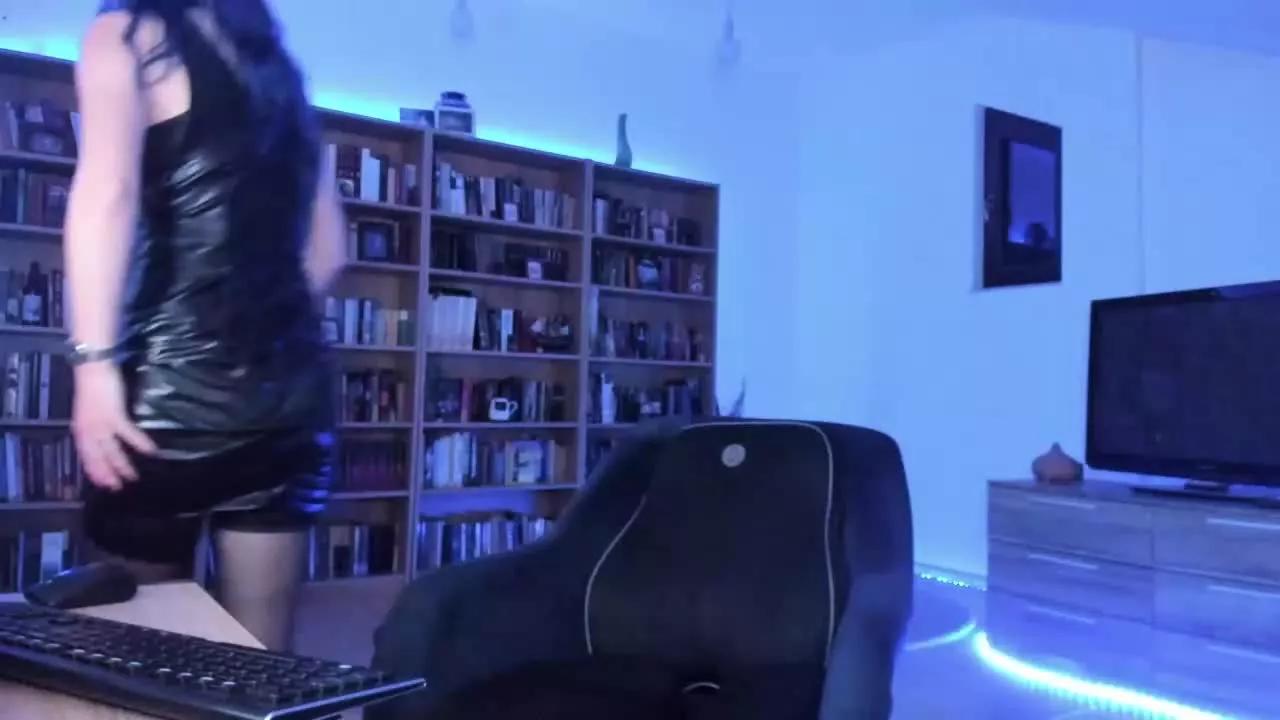 Queen_Arya from Streamray