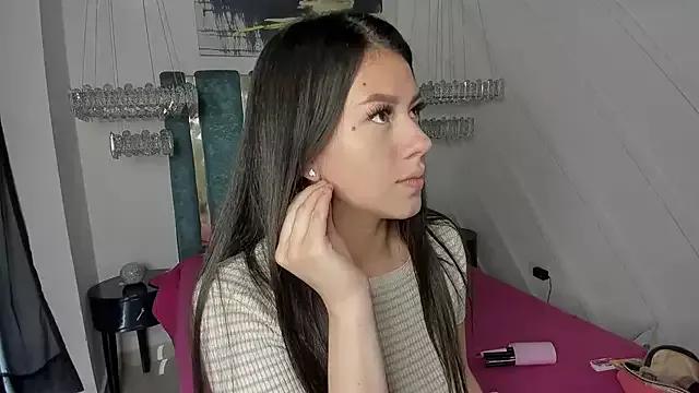 Abril_Hillss from StripChat is Freechat