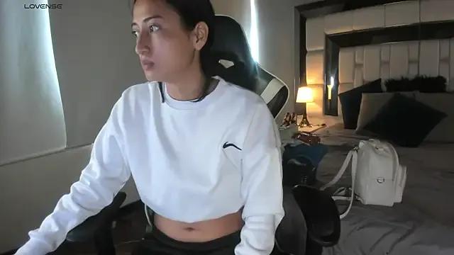 Adhara7 from StripChat