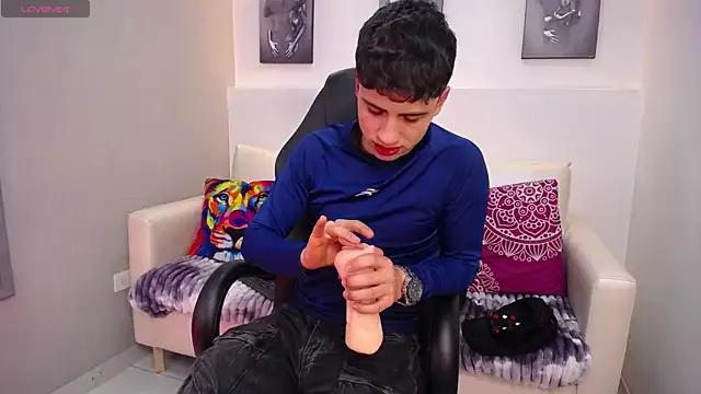 AdrianRinaldi from StripChat is Freechat