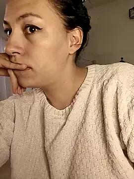 AlanaDesire from StripChat is Freechat