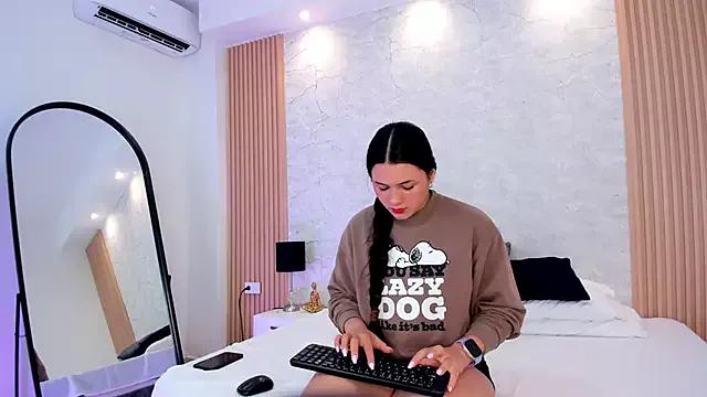 AlanaRosee_ from StripChat is Freechat