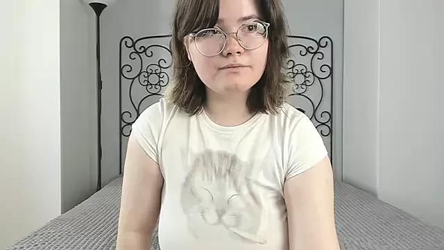 Alice_smile_for_me from StripChat is Freechat