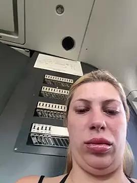 Alicedream5 from StripChat is Freechat