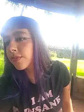 AliceMrtnz from StripChat is Freechat