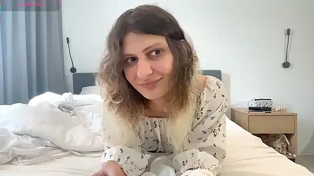 AlicePinkhead from StripChat is Freechat