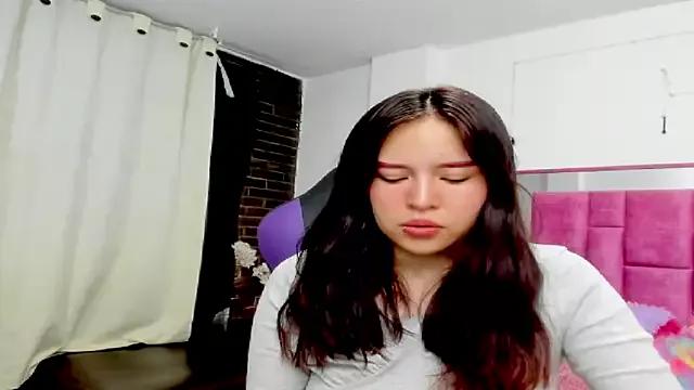 aliicelattin from StripChat is Freechat