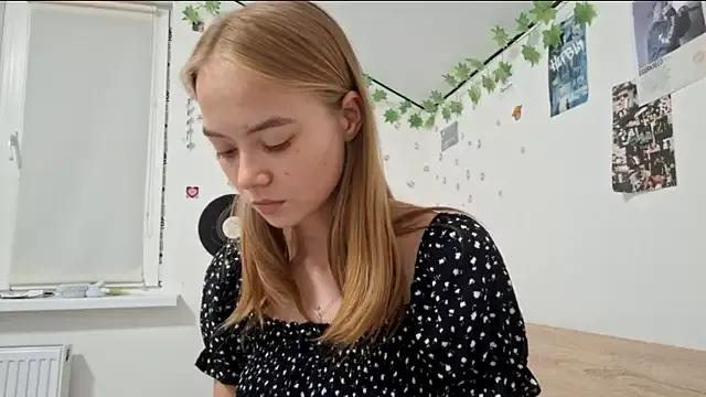 ALISALISAAS from StripChat is Freechat