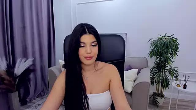 AlluringAriel from StripChat is Freechat