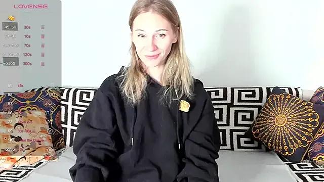 Amalia_Mio from StripChat is Freechat