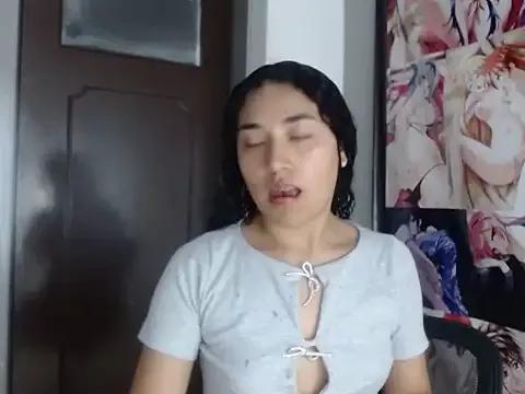 AmberGold- from StripChat is Freechat
