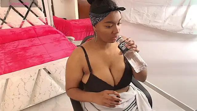 Amiranast from StripChat is Freechat