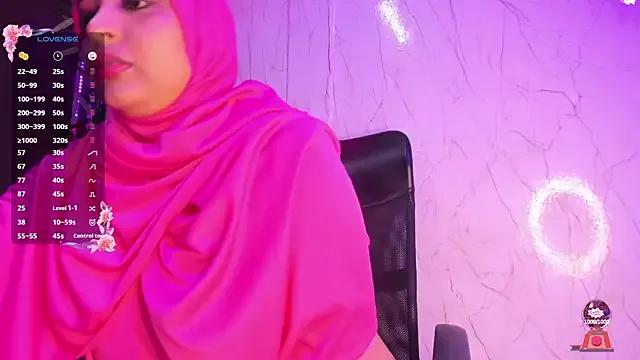 AmiraRow from StripChat is Freechat