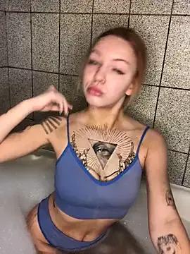 Amore_Mia_ from StripChat is Freechat