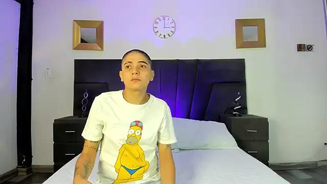 AndreaAndKarina from StripChat is Freechat