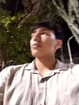 AndressHill from StripChat is Freechat